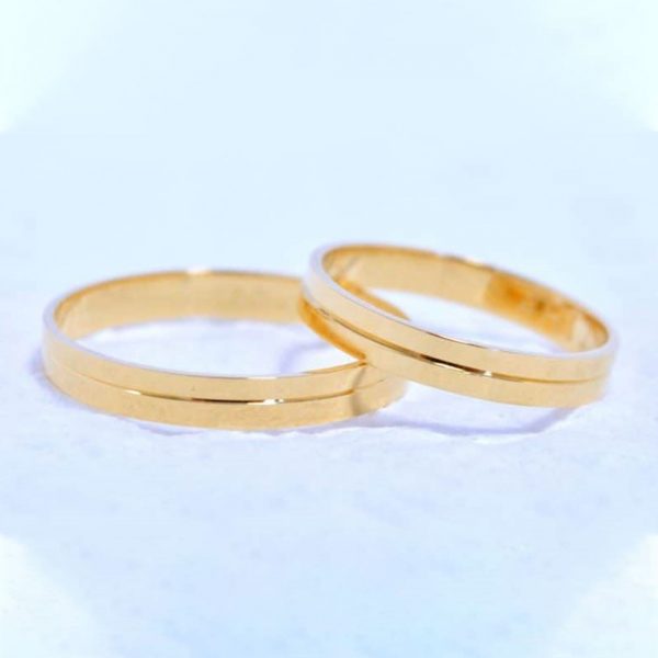 Alianças Quadradas com 1 Friso Central - Ouro 18K
