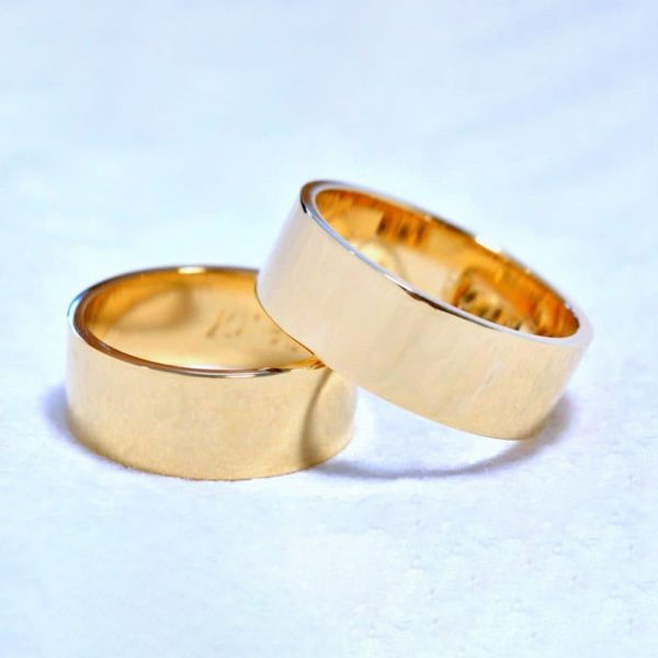 Alianças Quadradas 7,0mm - Ouro 18K