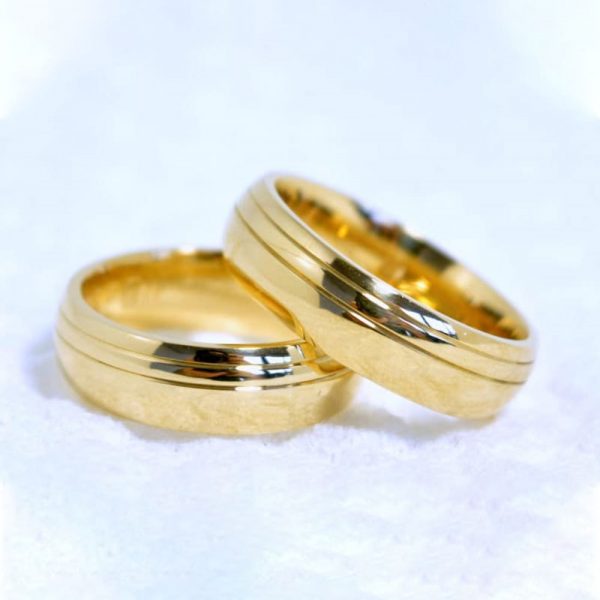 Alianças Meia Cana com 2 Frisos - Ouro 18K